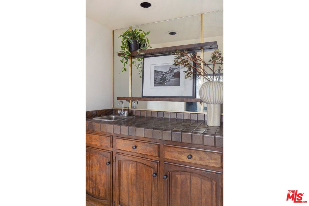 Bathroom, Interior, Recessed Lighting, Tile Countertops