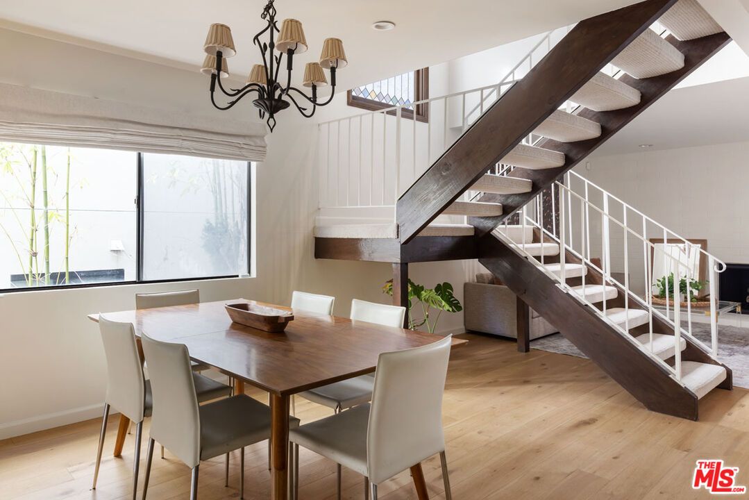 Chandelier, Dining room, Interior, Recessed Lighting, Wood Texture Flooring