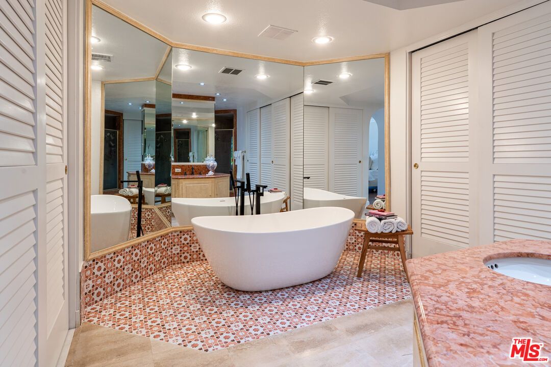 Bathroom, Dual Sink Vanities, Free Standing Baths, Interior, Recessed Lighting