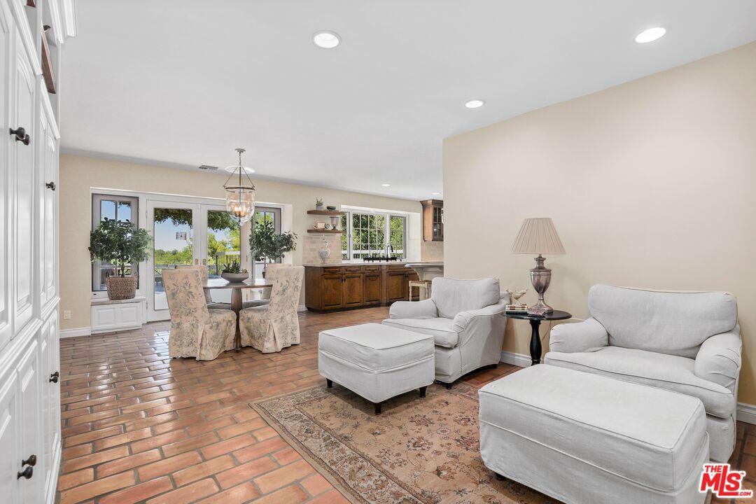 Dining room, Interior, Living room, Pendant Lights, Recessed Lighting