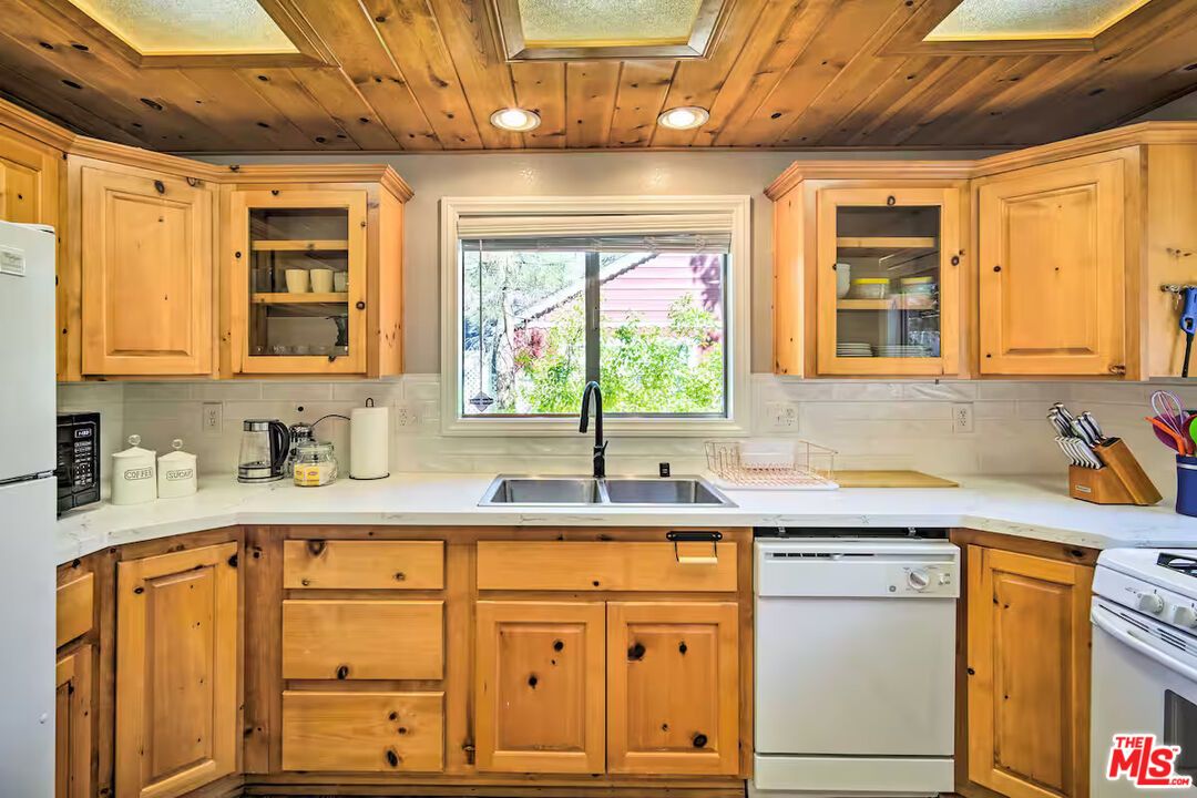 Interior, Kitchen, Recessed Lighting, Wooden Ceilings