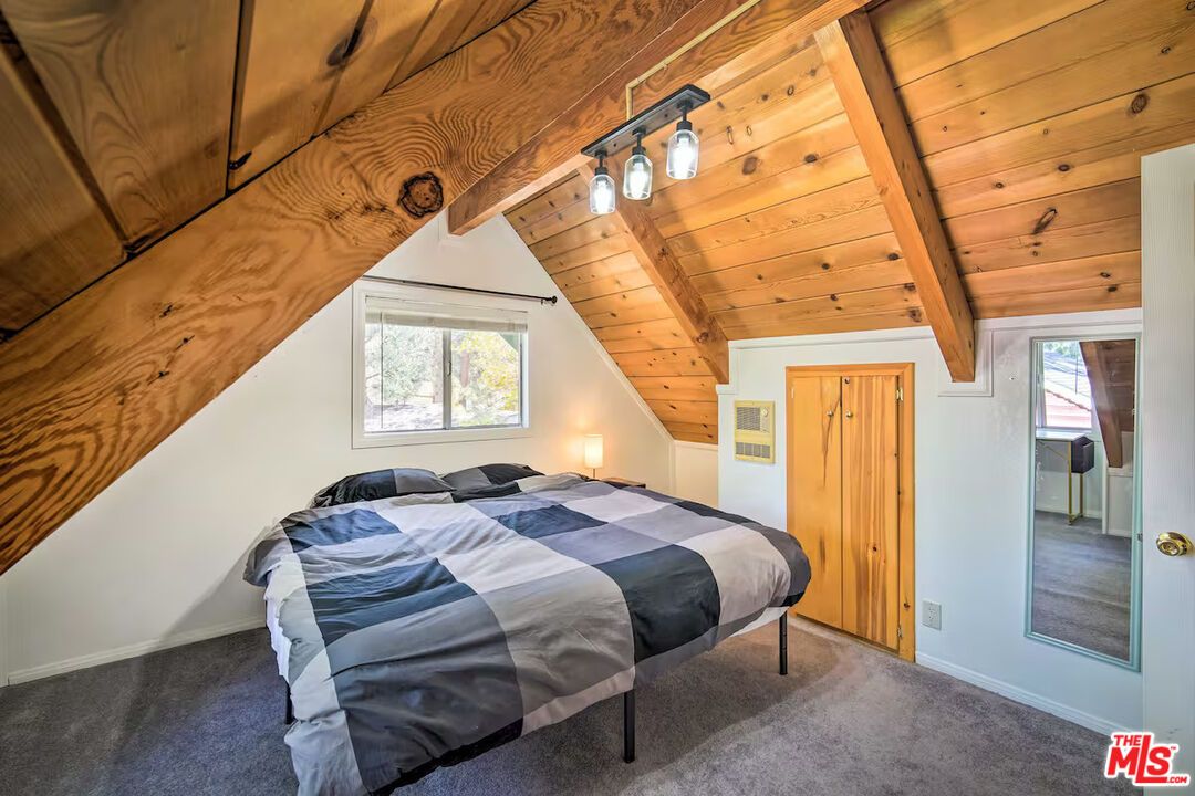 Bedroom, Interior, Wooden Beams, Wooden Ceilings