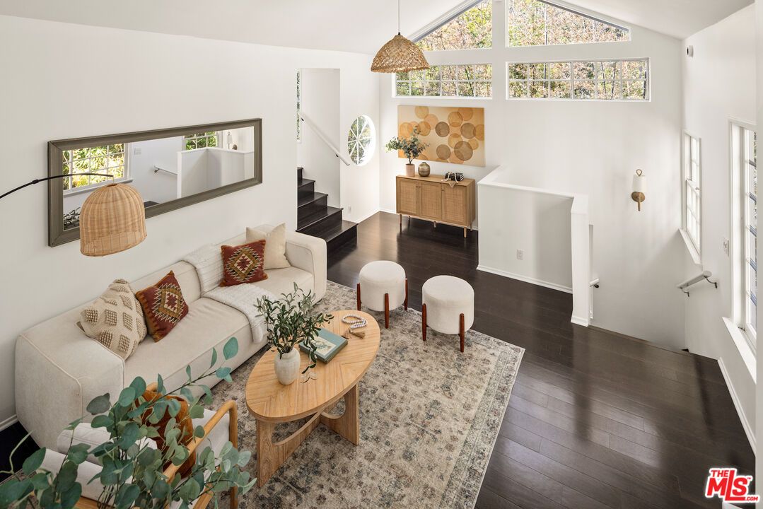 Interior, Living room, Pendant Lights, Wood Texture Flooring