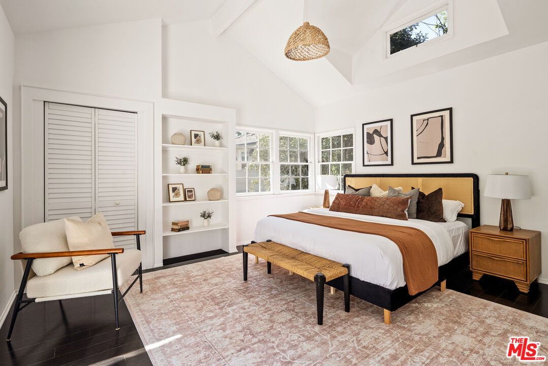 Bedroom, Interior, Pendant Lights, Wood Texture Flooring