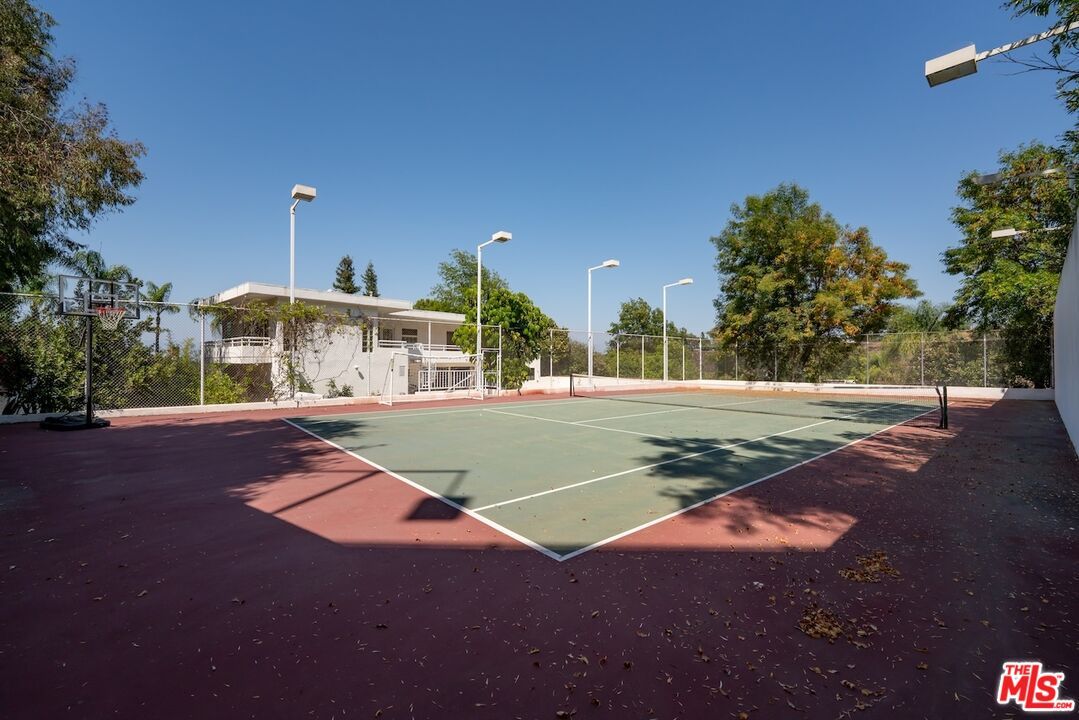 Exterior, Tennis Courts