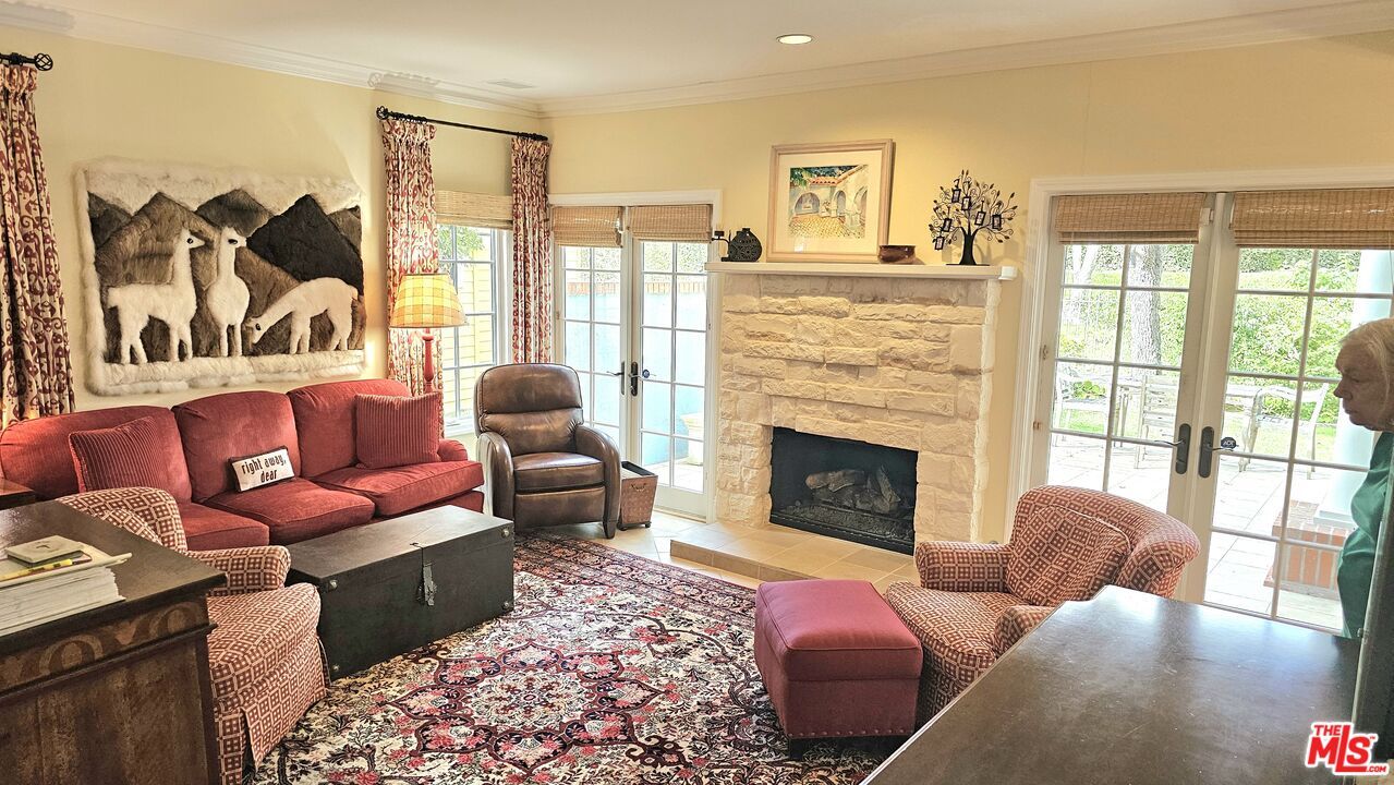 Fireplace, Interior, Living room, Recessed Lighting