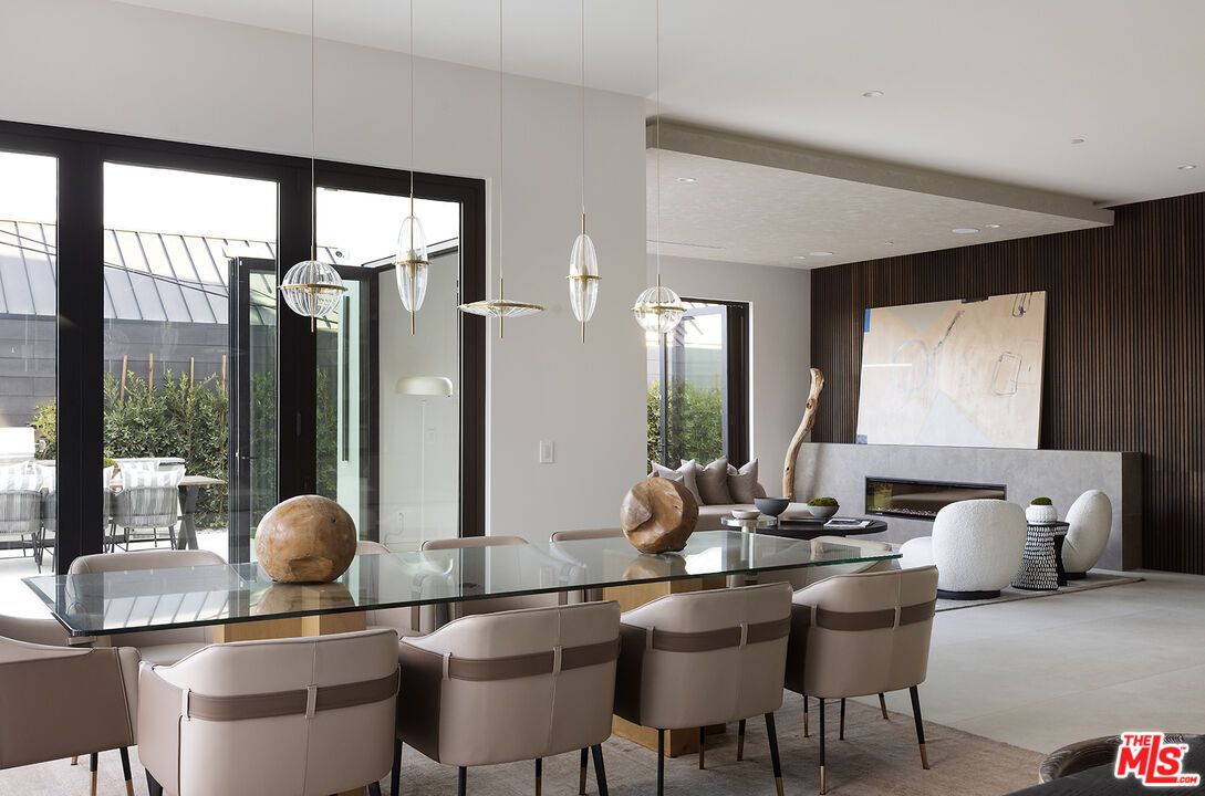 Dining room, Fireplace, Interior, Pendant Lights, Recessed Lighting