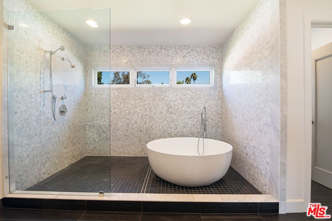 Bathroom, Free Standing Baths, Glass Shower, Interior, Recessed Lighting