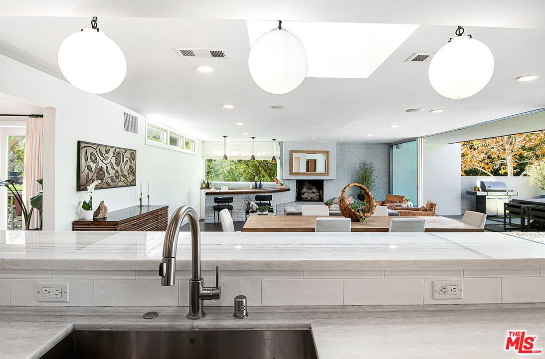 Fireplace, Interior, Kitchen, Pendant Lights, Recessed Lighting