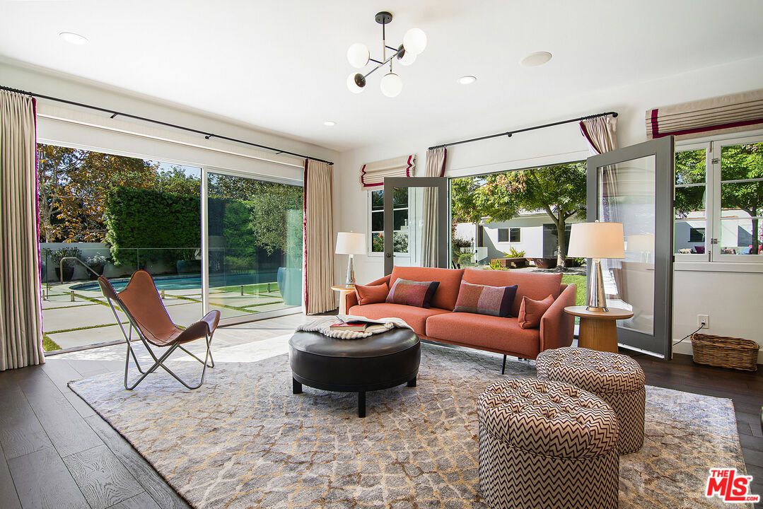 Interior, Living room, Pendant Lights, Recessed Lighting, Wood Texture Flooring