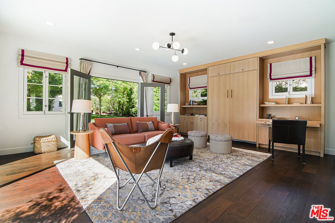 Interior, Living room, Pendant Lights, Recessed Lighting, Wood Texture Flooring