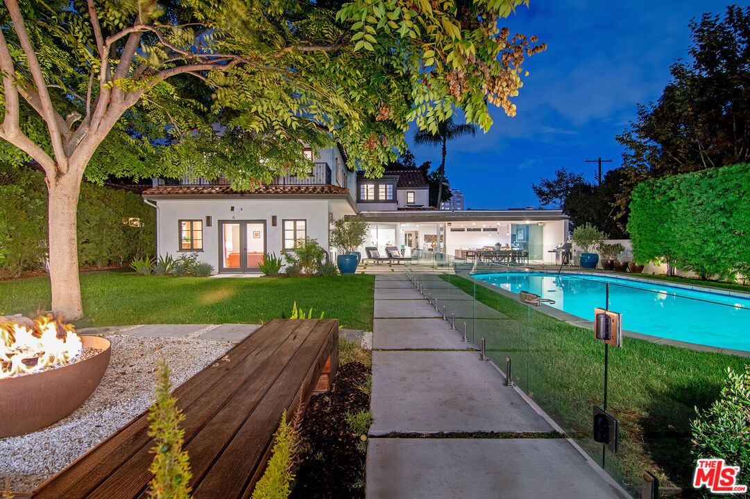 Backyard, Exterior, Pool