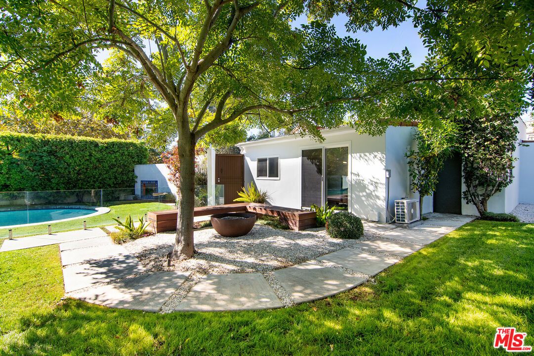 Backyard, Exterior, Pool