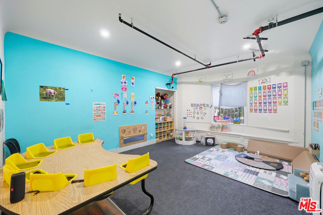 Fitness Equipment, Interior, Recessed Lighting