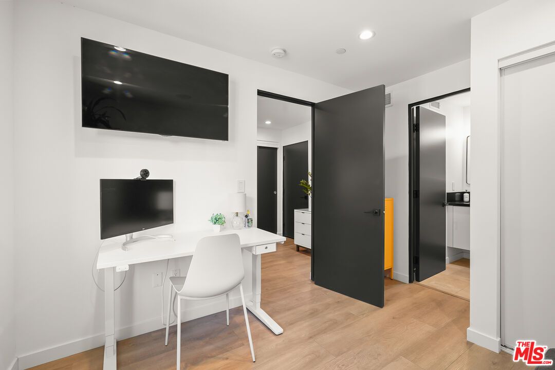 Home Office, Interior, Recessed Lighting, Wood Texture Flooring