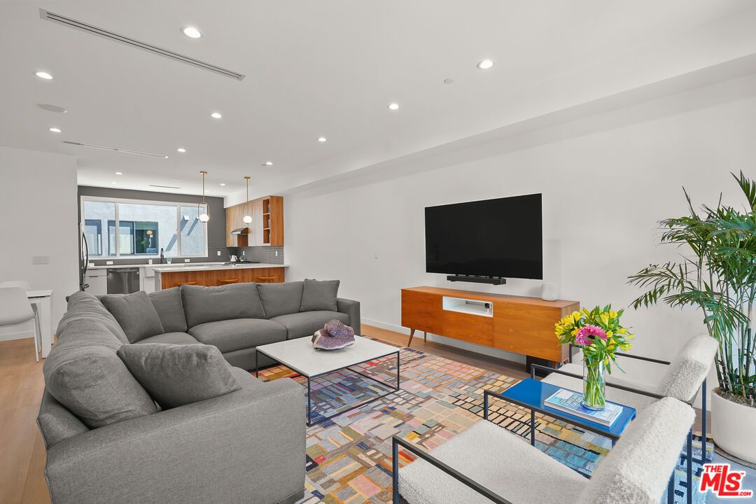 Interior, Kitchen, Living room, Pendant Lights, Recessed Lighting, Wood Texture Flooring