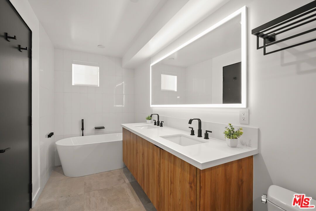 Bathroom, Dual Sink Vanities, Free Standing Baths, Interior