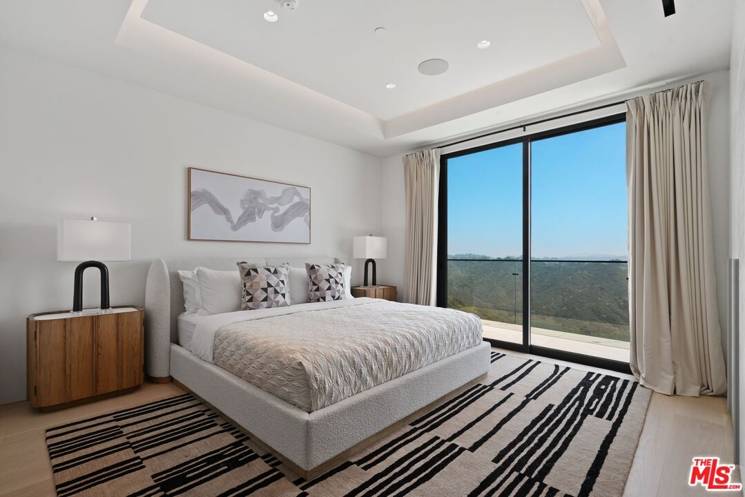 Bedroom, Interior, Recessed Lighting, Water, Wood Texture Flooring