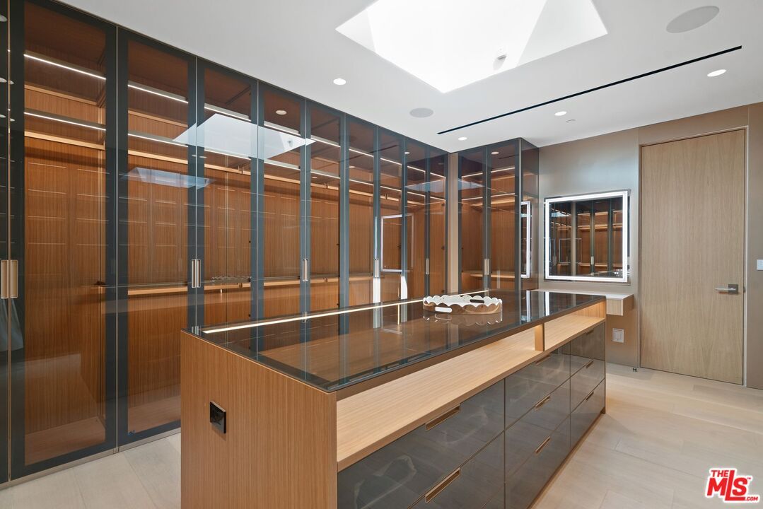 Interior, Recessed Lighting, Walk-in Closets, Wood Texture Flooring