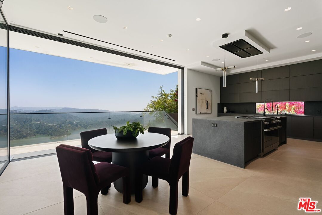 Dining room, Interior, Kitchen, Pendant Lights, Recessed Lighting, Water