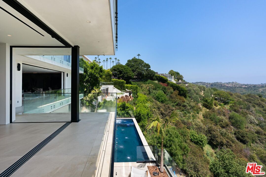 Exterior, Pool, Other