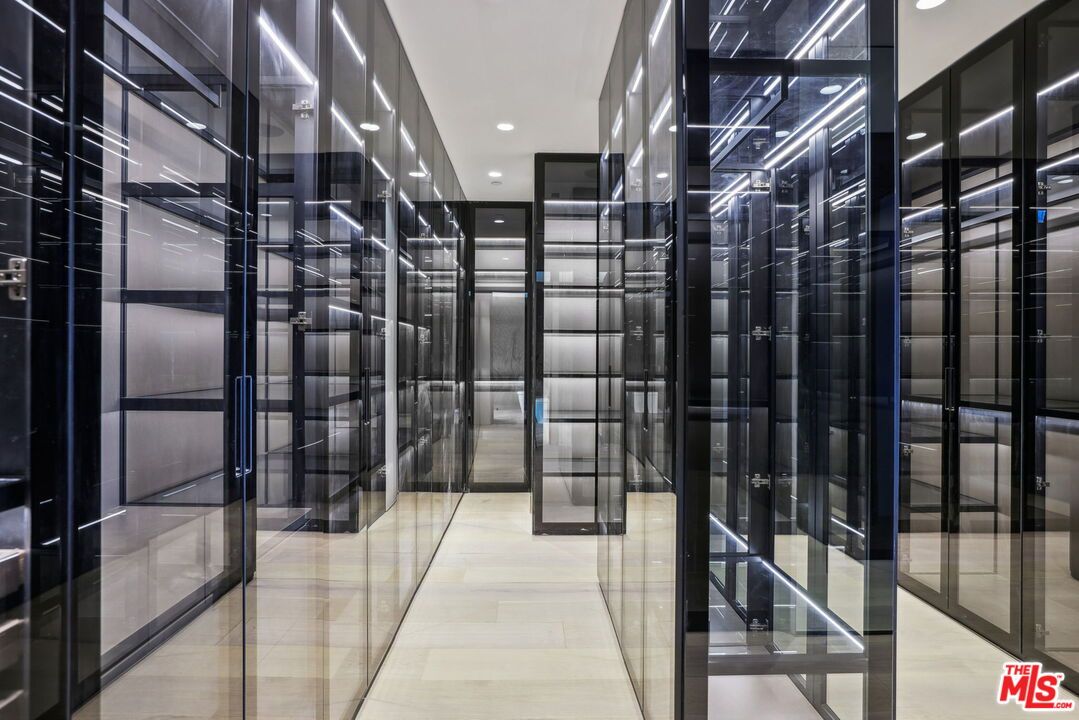Interior, Recessed Lighting, Walk-in Closets, Wood Texture Flooring