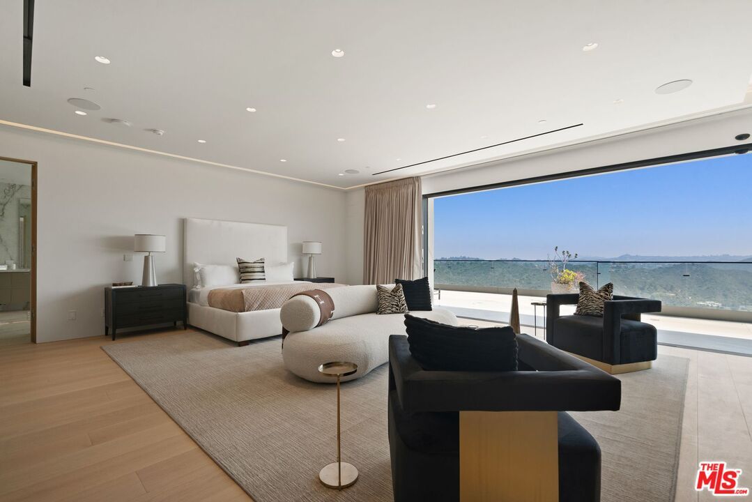 Bedroom, Interior, Living room, Recessed Lighting, Water, Wood Texture Flooring