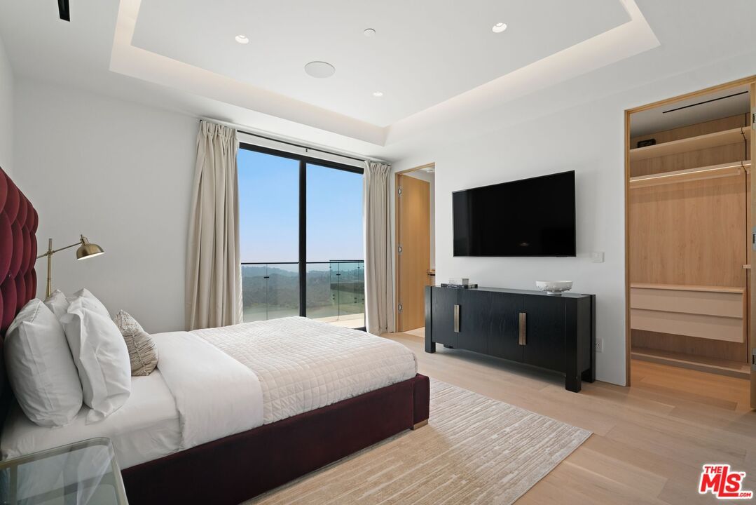 Bedroom, Interior, Recessed Lighting, Water, Wood Texture Flooring