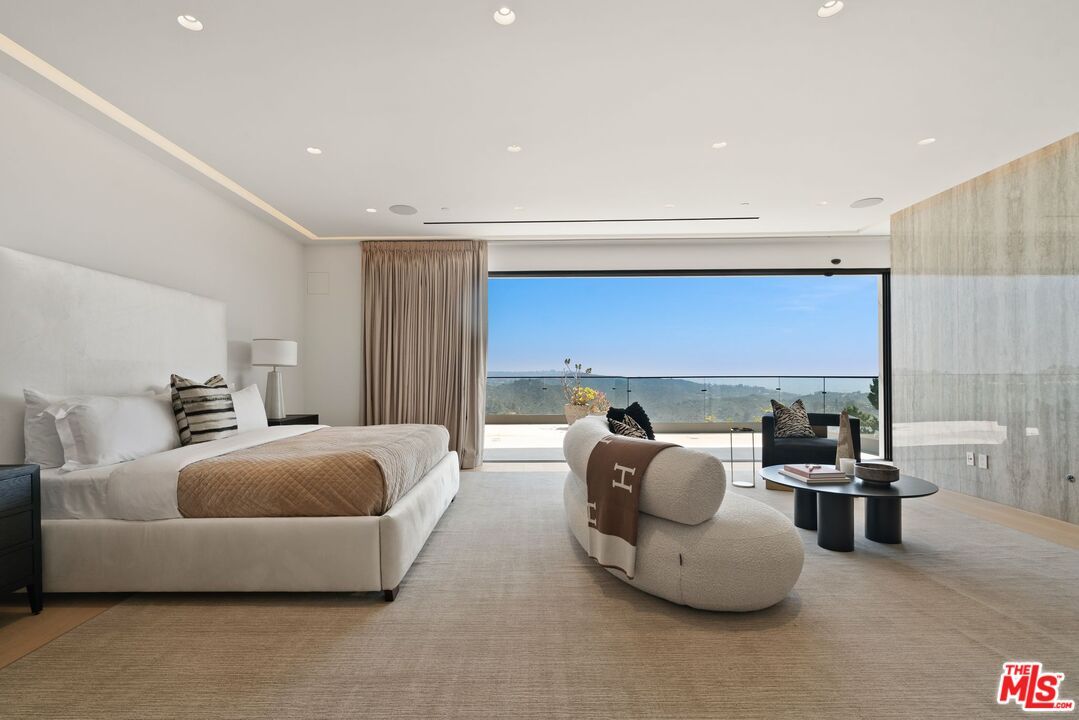 Bedroom, Interior, Recessed Lighting, Water