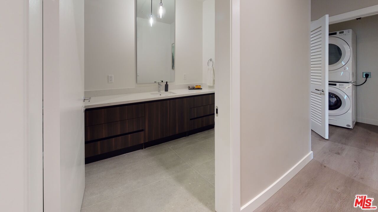 Bathroom, Interior, Utility Closets, Washer, Wood Texture Flooring