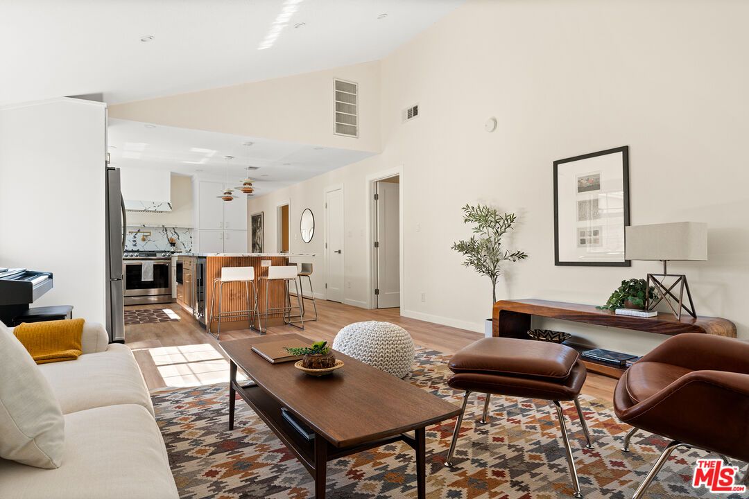 Interior, Kitchen, Living room, Pendant Lights, Recessed Lighting, Wood Texture Flooring