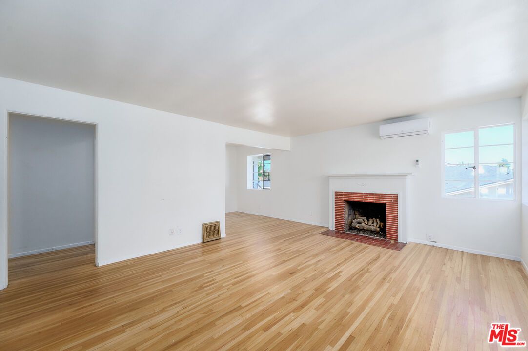 Empty room, Fireplace, Interior, Wood Texture Flooring