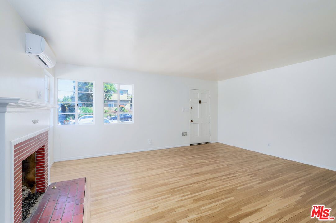 Empty room, Fireplace, Interior, Wood Texture Flooring