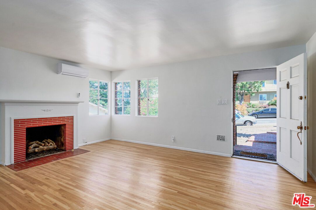 Empty room, Fireplace, Interior, Wood Texture Flooring