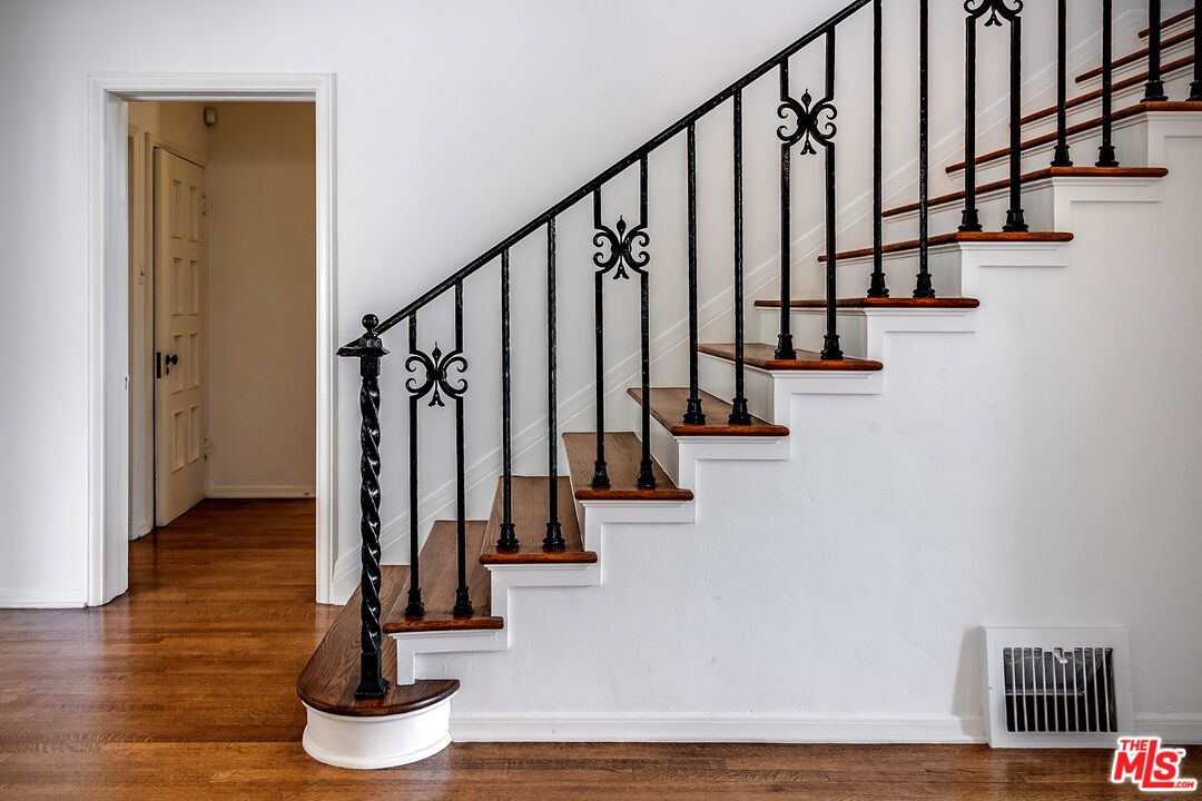 DE Listing image placeholder