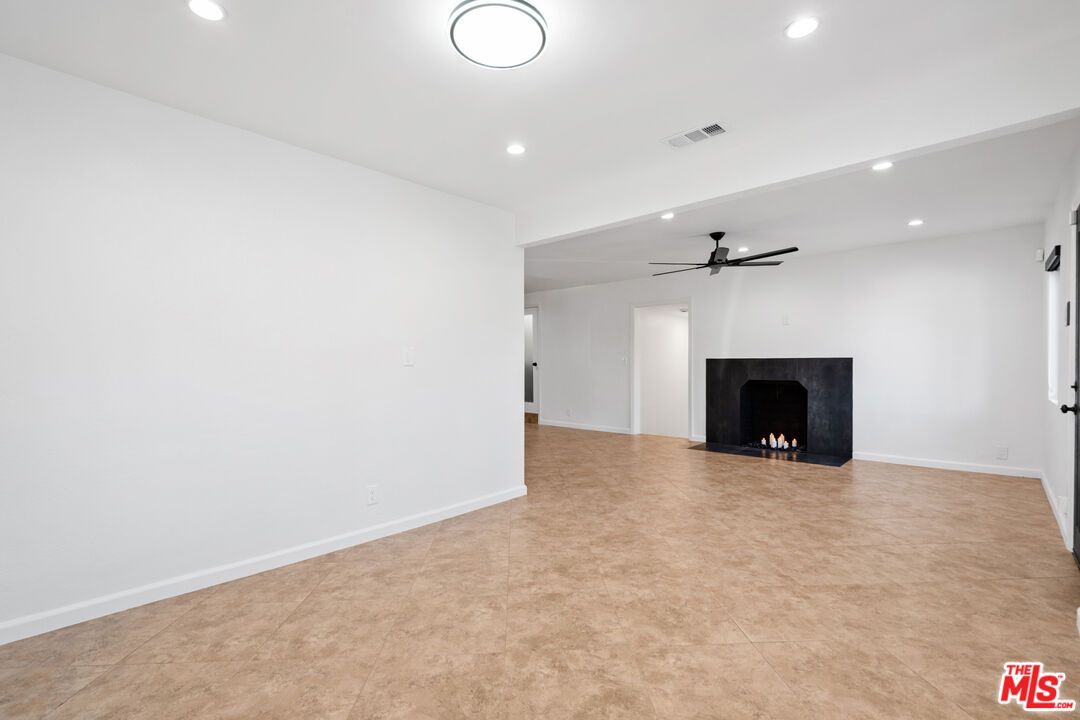 Empty room, Fireplace, Interior, Recessed Lighting