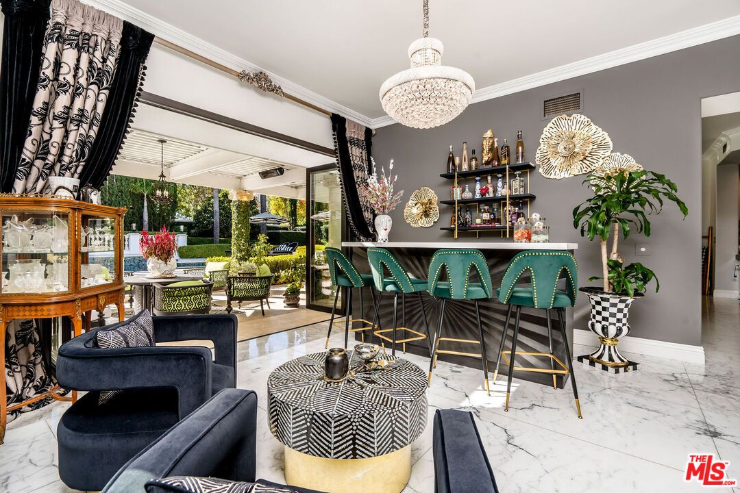 Chandelier, Interior, Marble