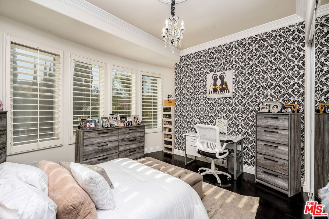 Bedroom, Chandelier, Home Office, Interior, Wood Texture Flooring