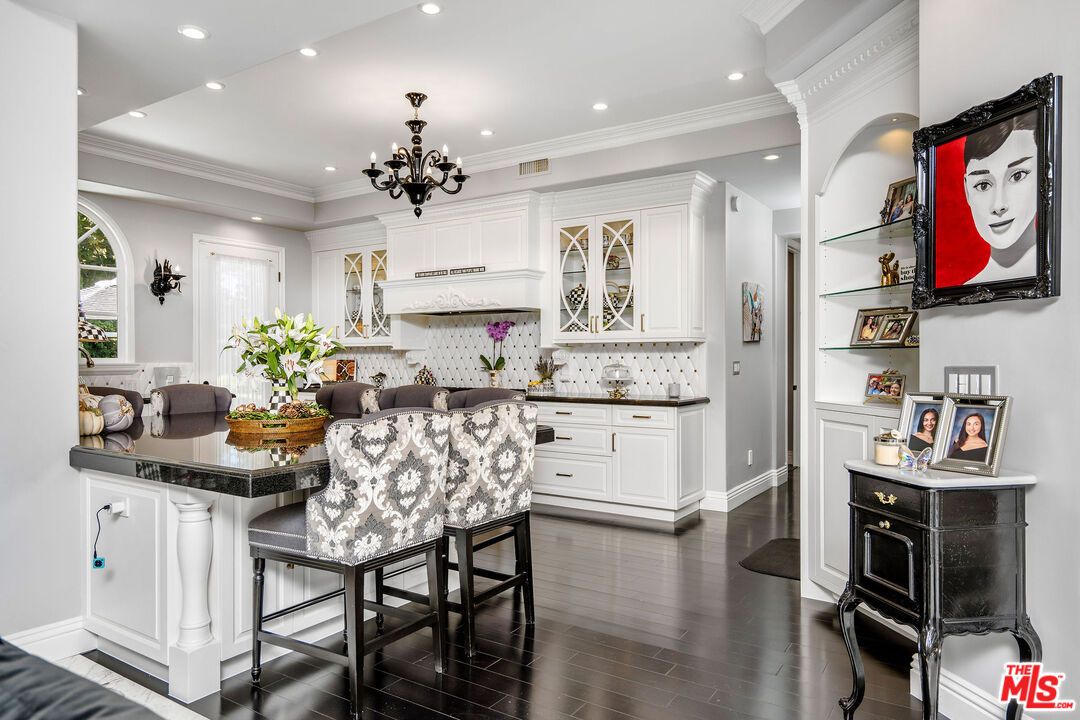 Chandelier, Dining room, Interior, Kitchen, Recessed Lighting, Wood Texture Flooring
