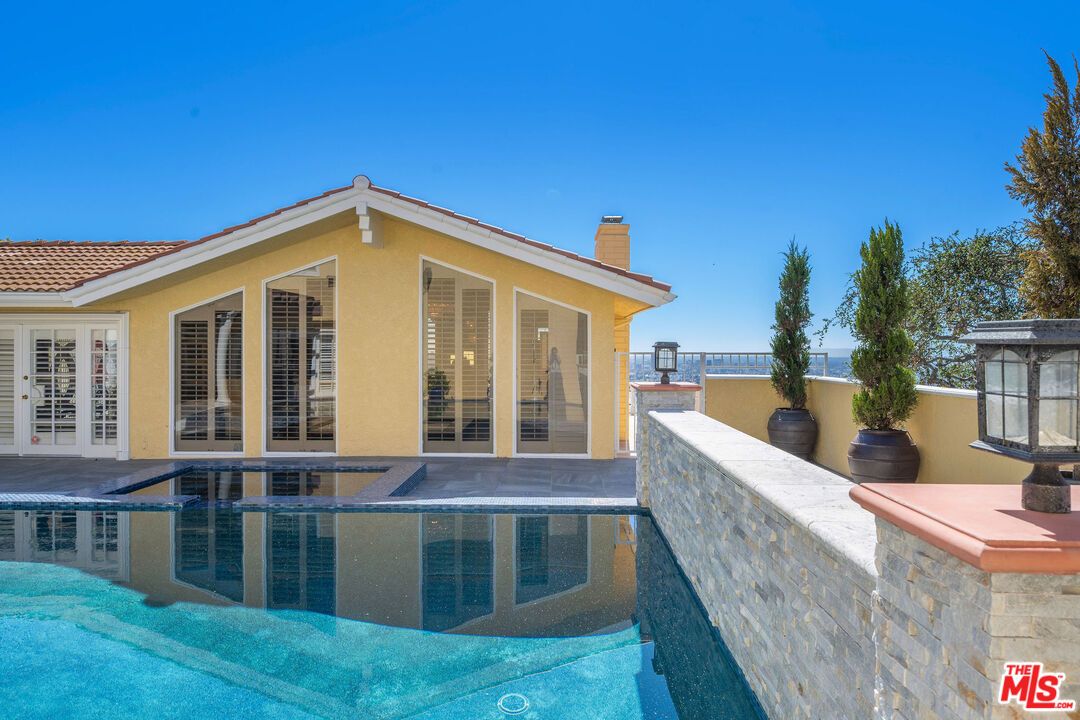 Exterior, Pool, Water