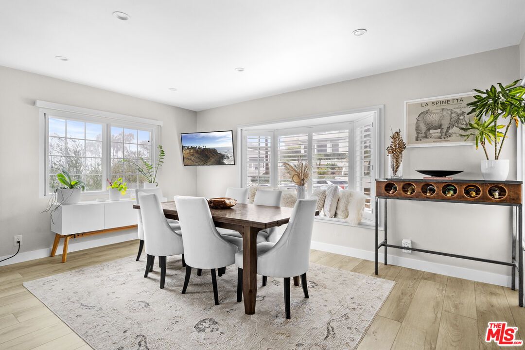 Dining room, Interior, Recessed Lighting, Wood Texture Flooring