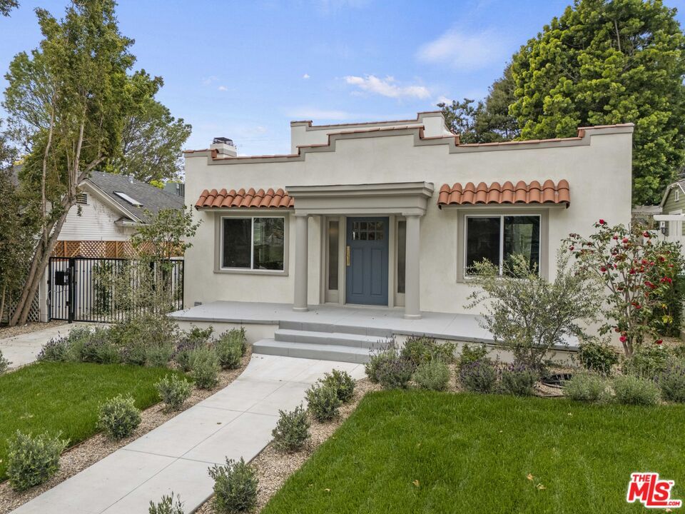Exterior, Facade, Spanish Mediterranean