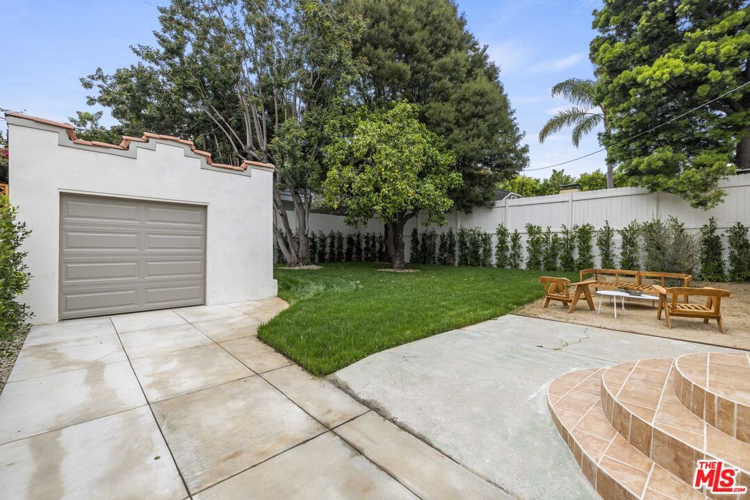 Backyard, Detached Garage, Exterior