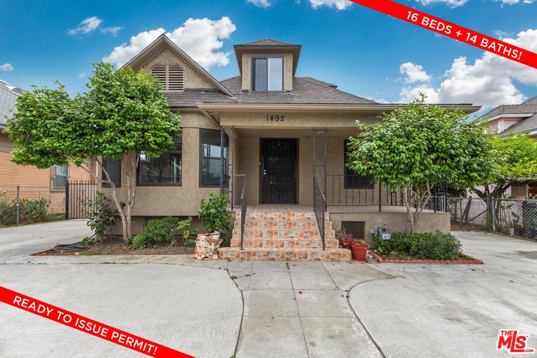 Exterior, Facade, Cape Cod