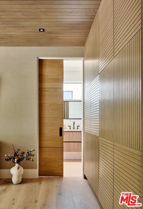 Bathroom, Interior, Recessed Lighting, Wooden Ceilings, Wood Texture Flooring, Wooden Walls