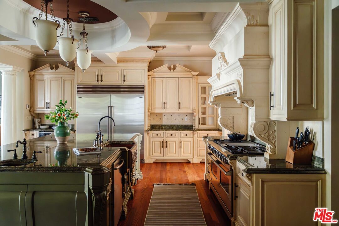 Interior, Kitchen, Pendant Lights, Stainless Steel Appliances, Wood Texture Flooring