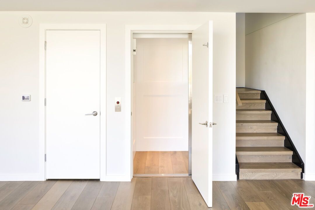 Elevator, Interior, Wood Texture Flooring
