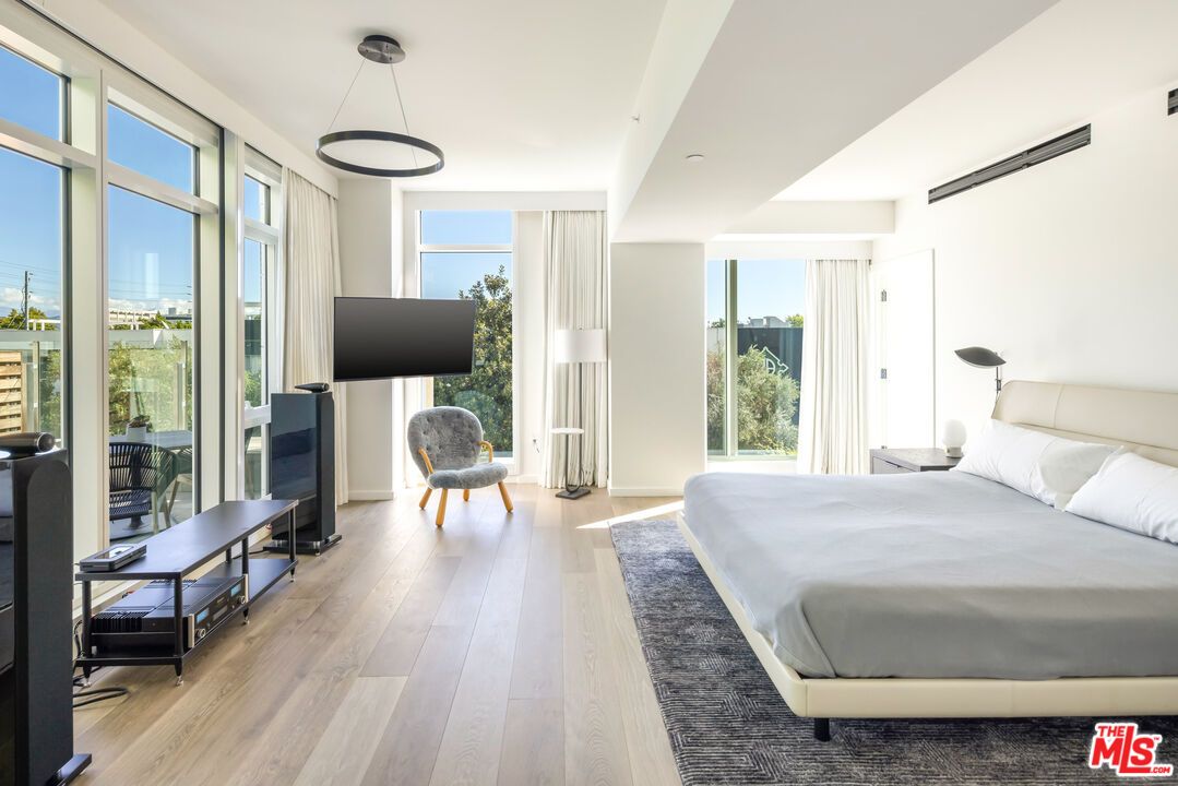 Bedroom, Interior, Pendant Lights, Recessed Lighting, Wood Texture Flooring