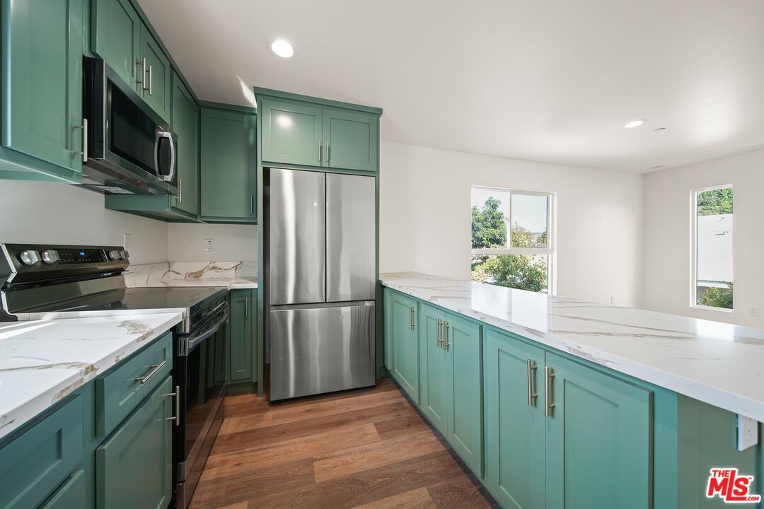 Interior, Kitchen, Recessed Lighting, Wood Texture Flooring