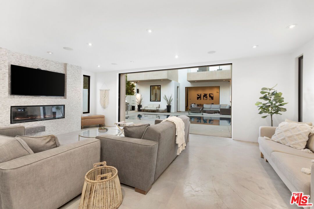 Fireplace, Interior, Living room, Recessed Lighting